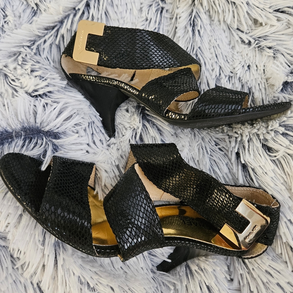 Michael Kor's Strappy Sexy Sandals Sz 7 Fits 7 1/2 foot Black and Gold